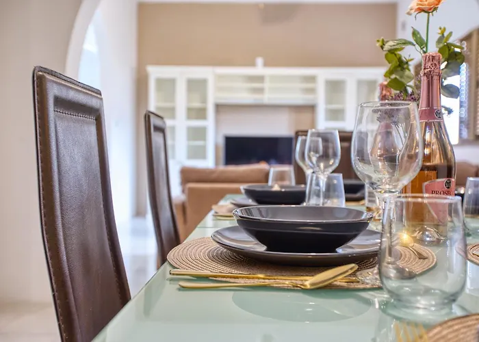 Luxury Private Pool Bbq & 5star Amenities Baħar iċ-Ċagħaq