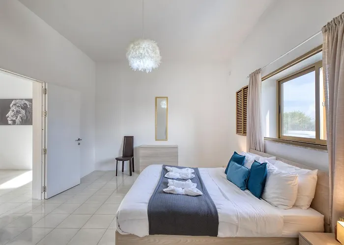 Villa Luxury Private Pool Bbq & 5star Amenities Baħar iċ-Ċagħaq